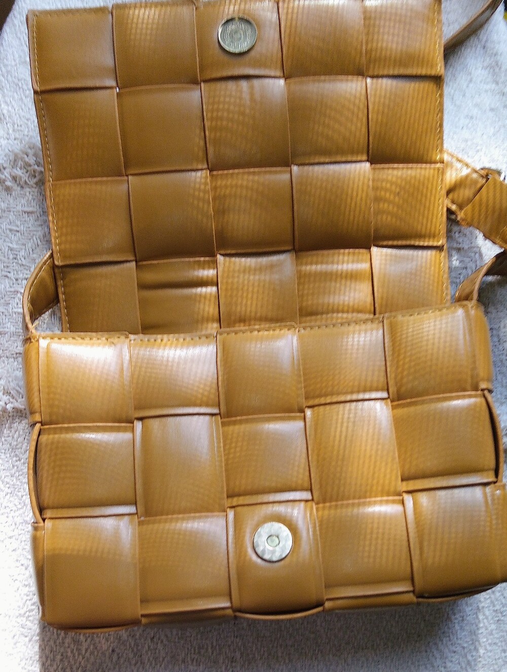 Handbag - Picture 6 of 8